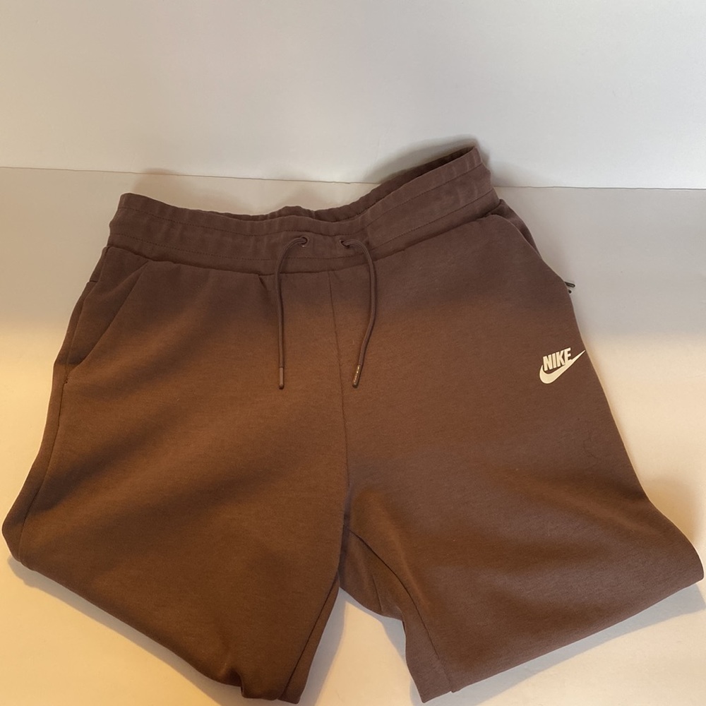 Nike Tech Set - Picture 7 of 7